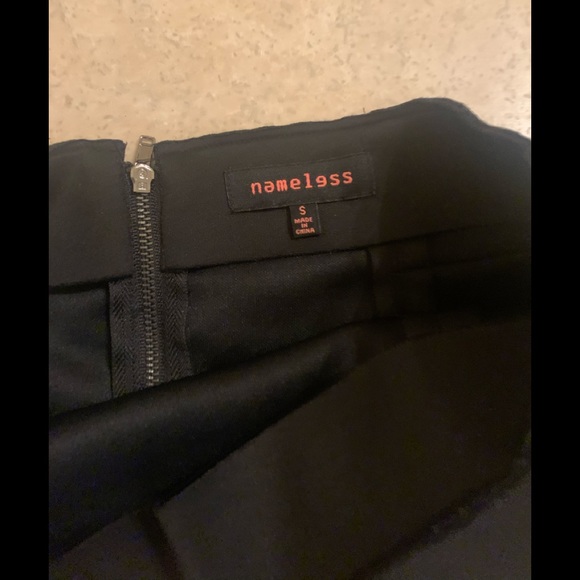 Sexy & Stylish Black Mini Skirt size Small - Picture 2 of 3